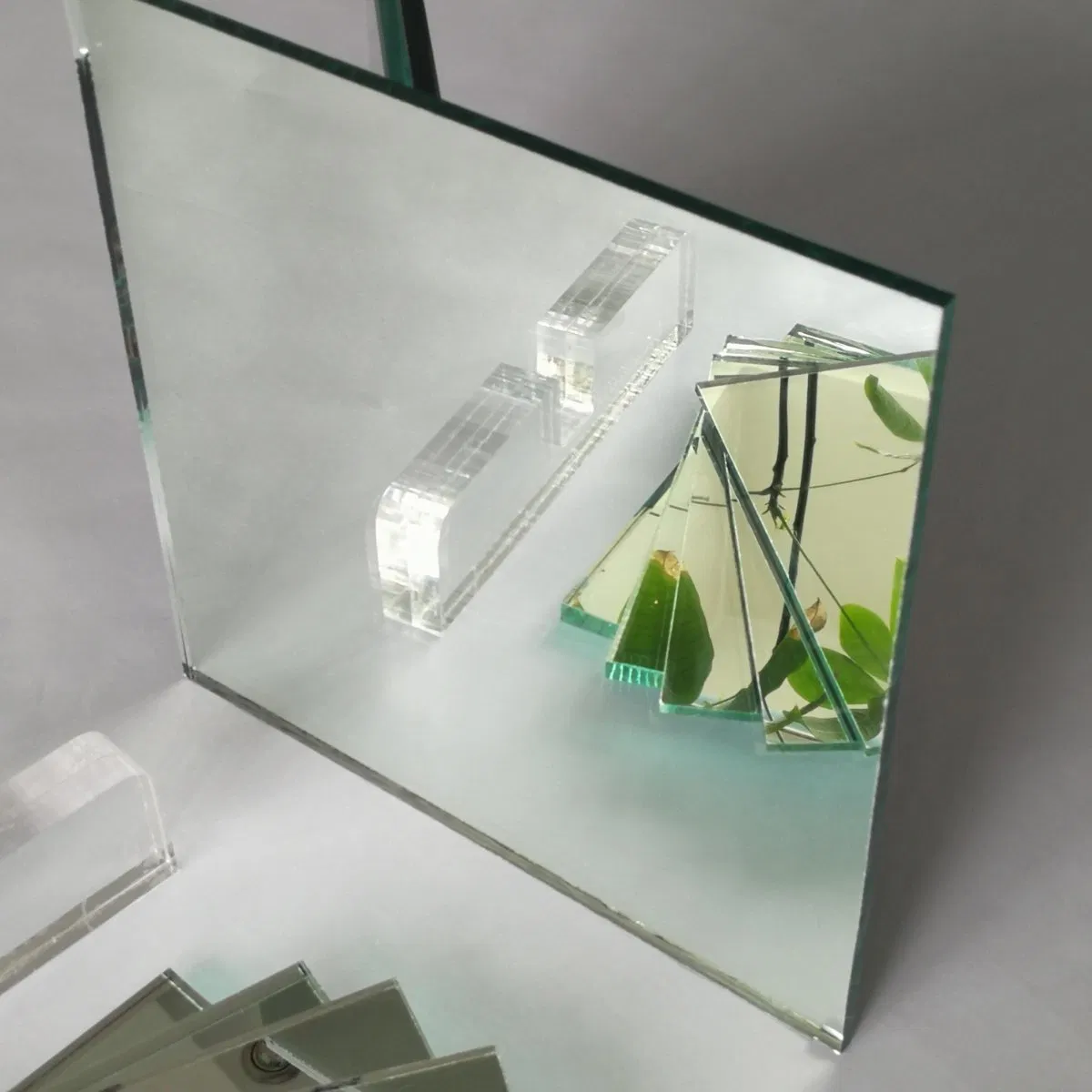 Wholesale safety Tempered Anti-Crash Anti-Oxidation 3mm 4mm 6mm 8mm 10mm Silver/Aluminum Mirror Glass for Gym Dance Studio Hotel Bathroom