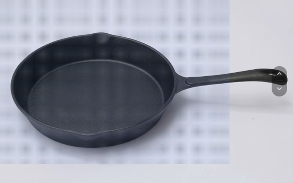 Чугунная сковорода с длинной ручкой, готовка без пригорания