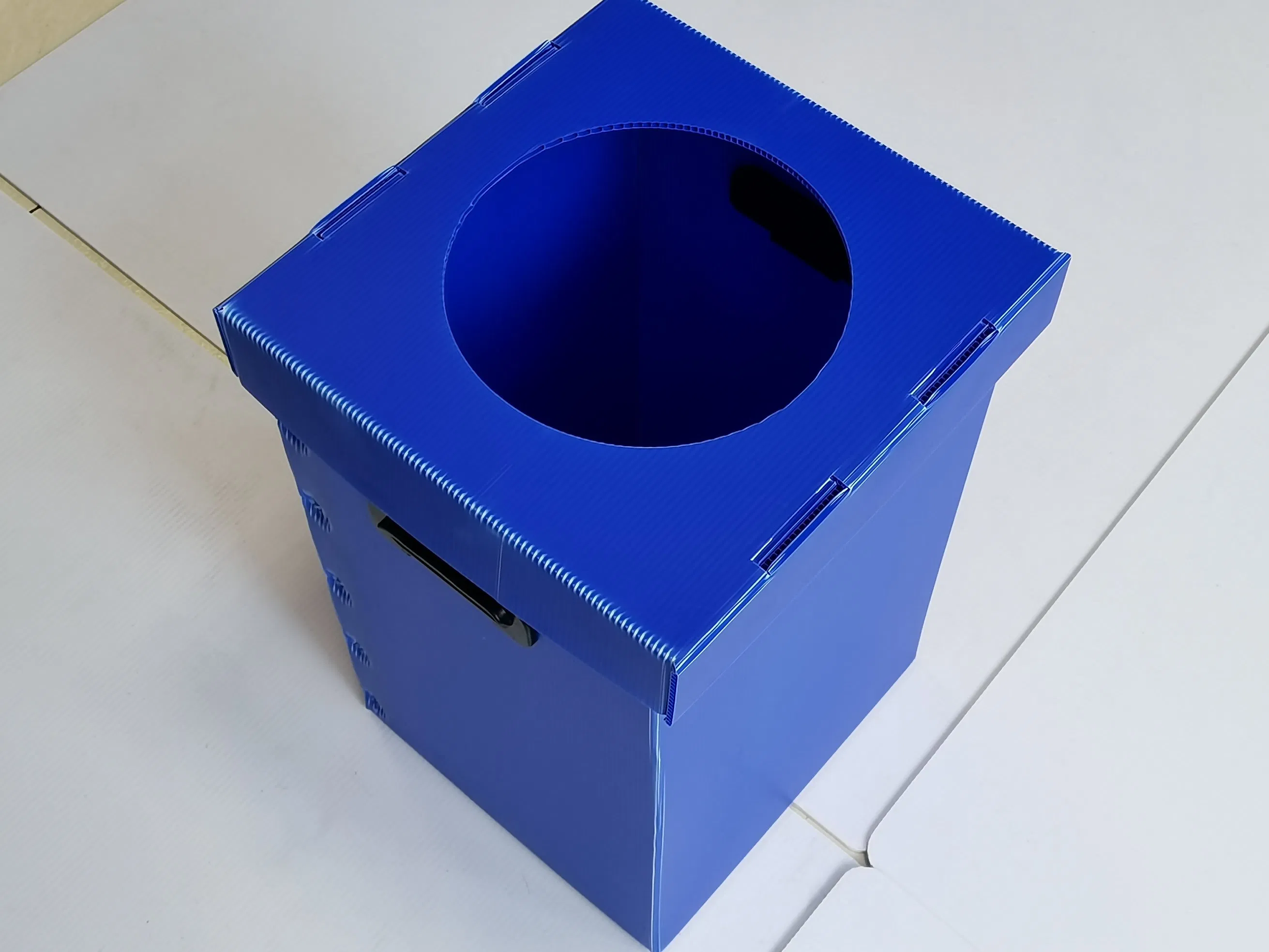 Плоский контейнер для хранения и переработки