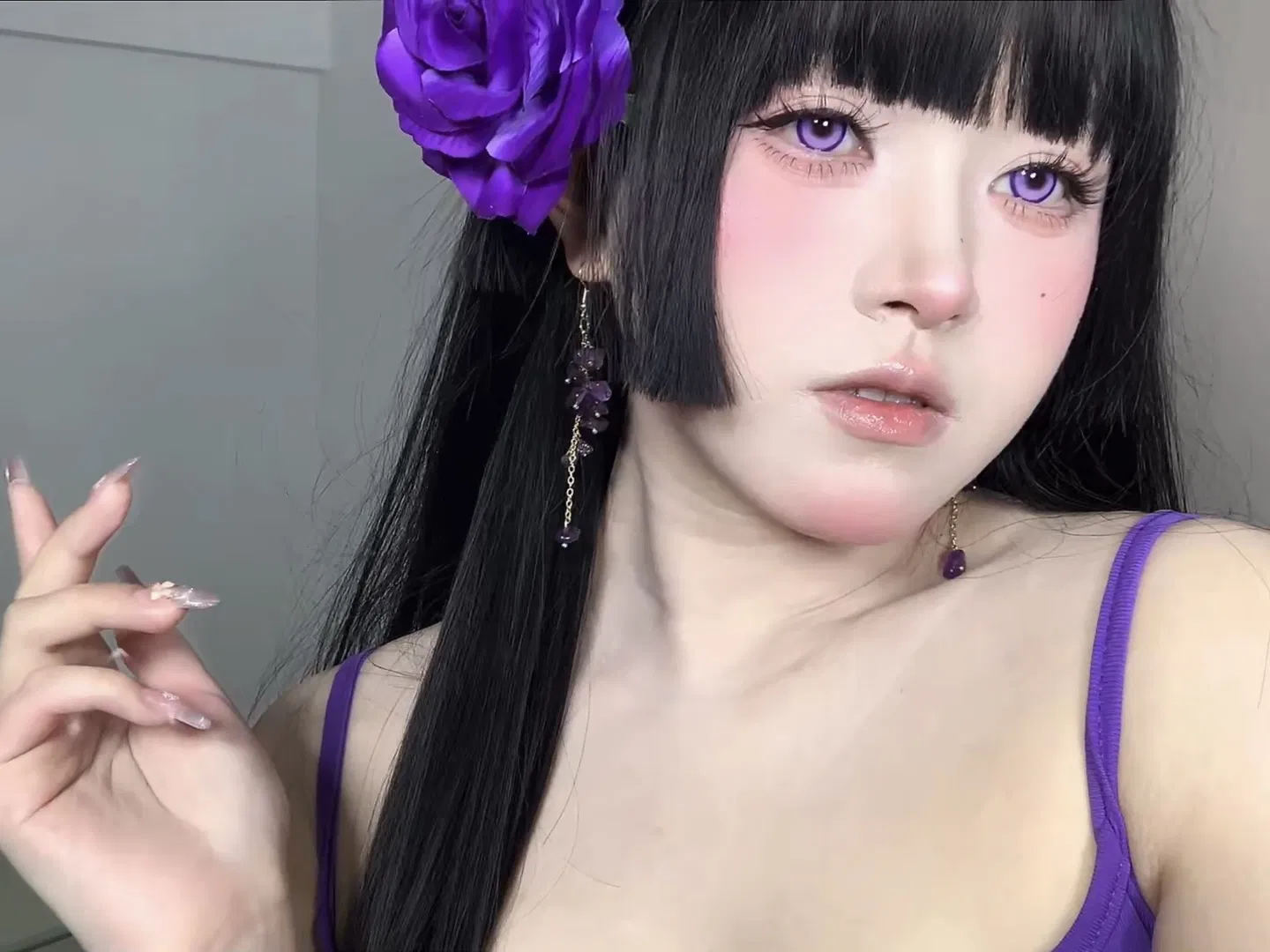 Stunning Vibrant Purple Contact Lenses for Eye-Catching Looks