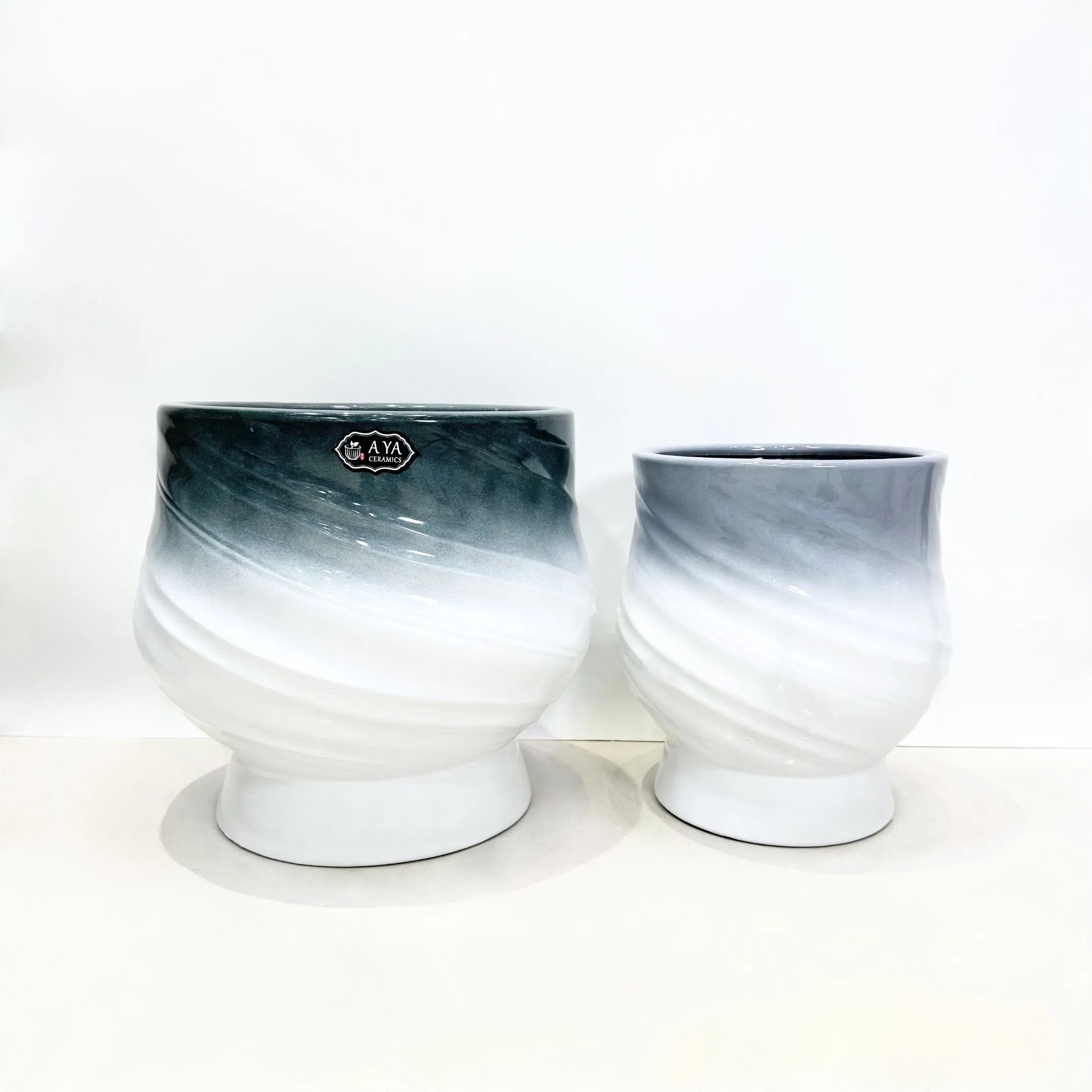 Wholesale Bulk Unique Design Garden Decorative Glazed Gradient Green Outdoor Ceramics Flowerpot