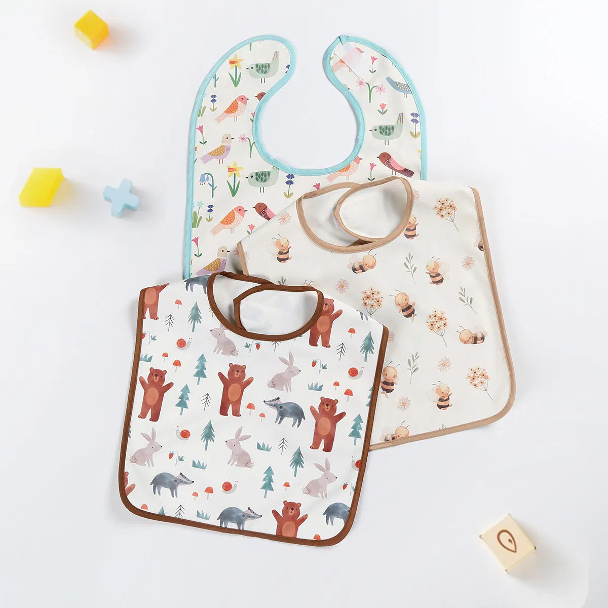 New Design BPA Free Cartoon Baby Bibs Waterproof Baby Eating Bibs