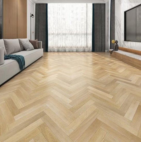 Паркетная доска из ореха елочкой