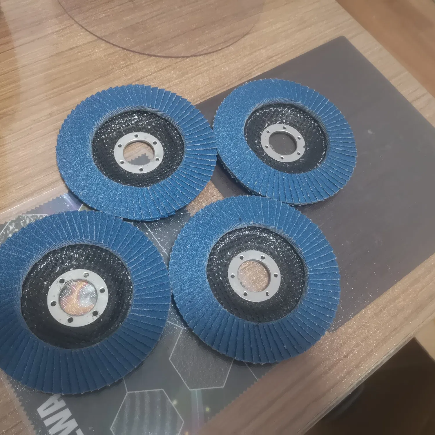 Лепестковый шлифовальный круг T27 и T29