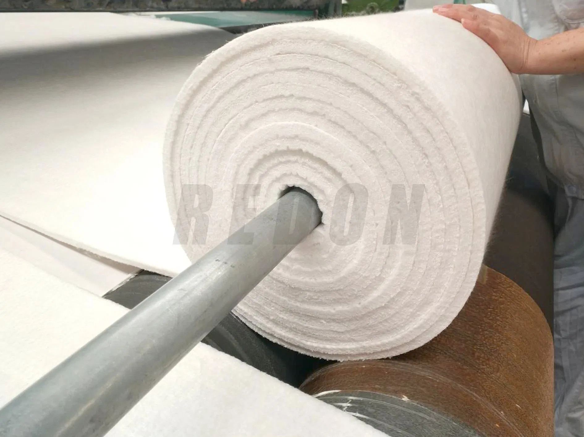 Ultra-Fine Glass Fiber Mat/Felt Hot Pressed Felt 2um-5um Microfiber Glass Wool Building and Sound Insulation