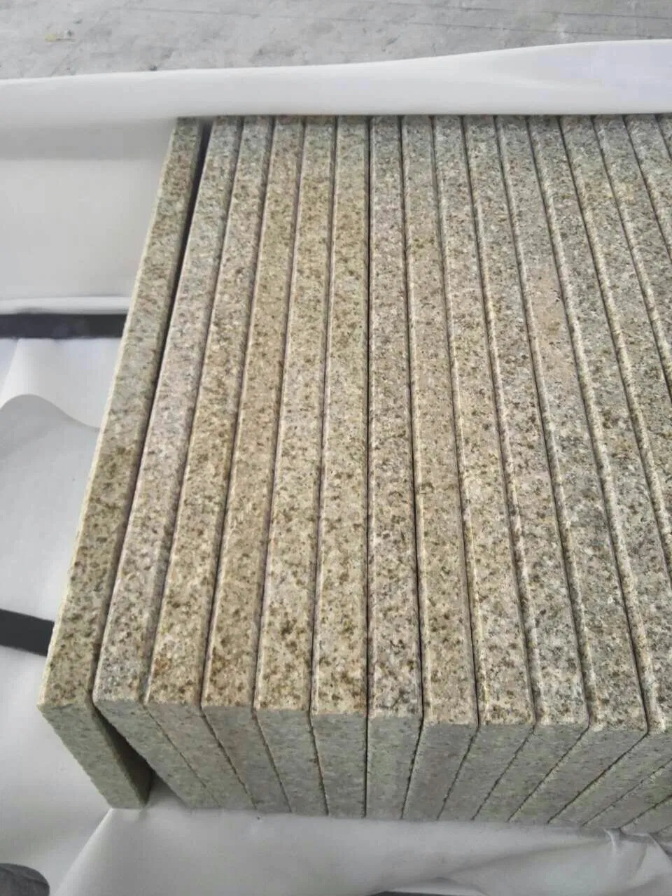 Cheap Chinese Natural Granite Tile G682 Floor Tile Paving Stone Best Choice