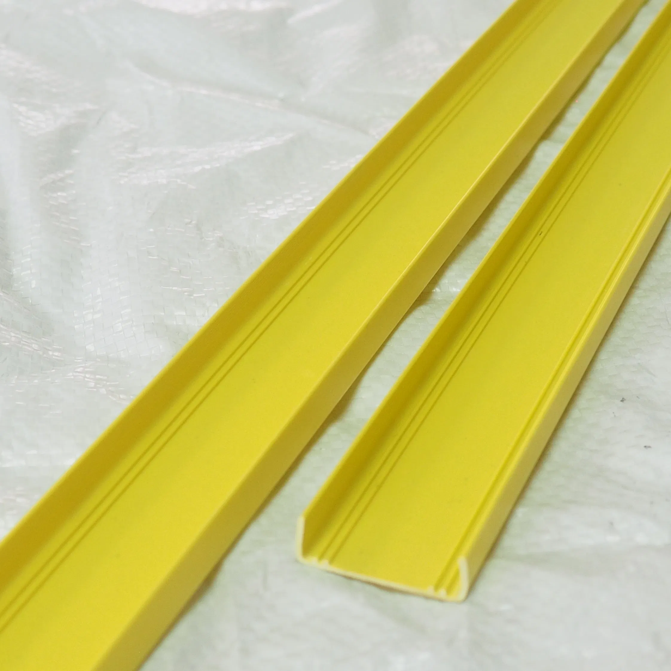 PVC Window Profile Extruder LED PVC Extrusion Profile Smooth Surface