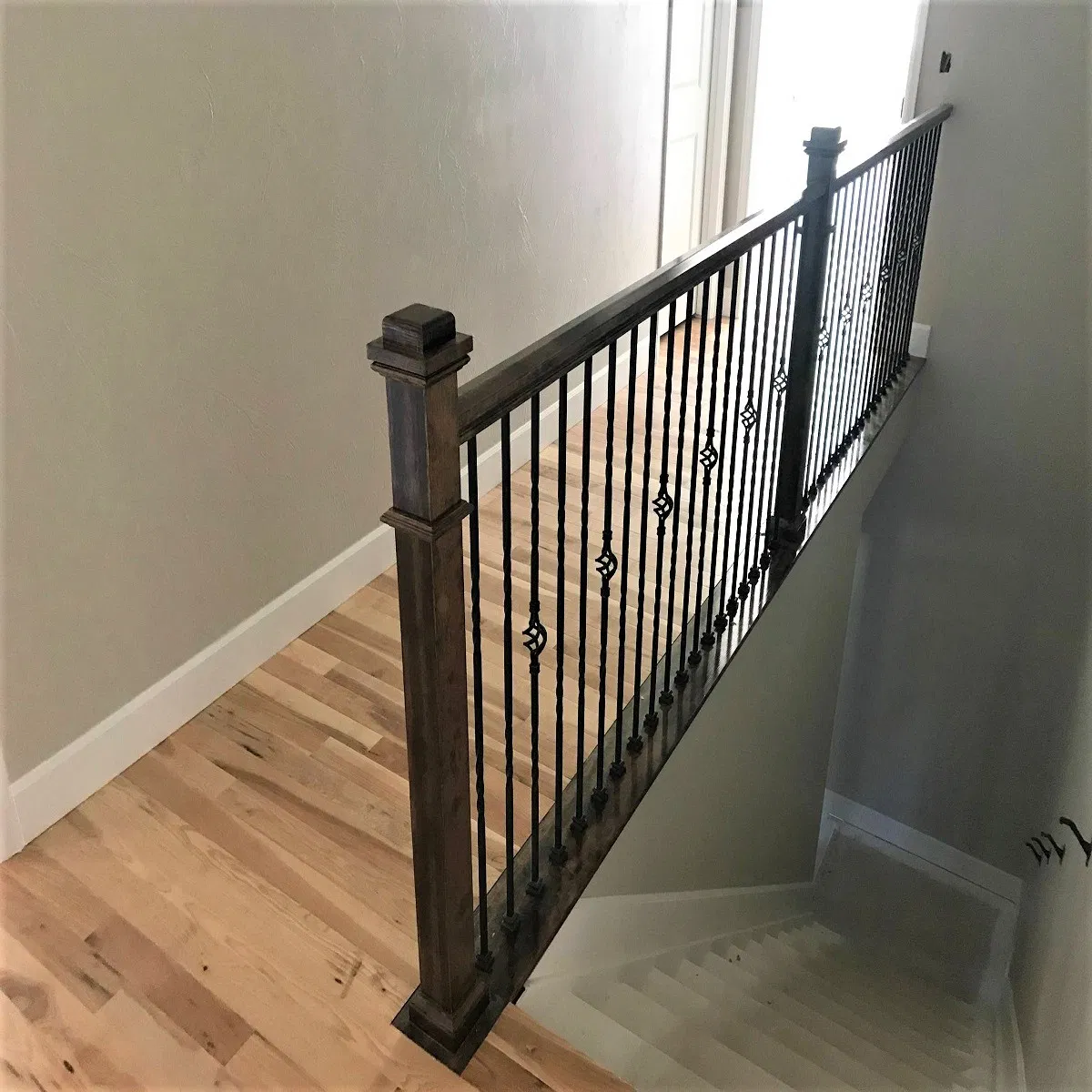 New Design Stair Railing Fence Wrought Iron Stair Handrail Steel Metal Balcony Railing Balustrade