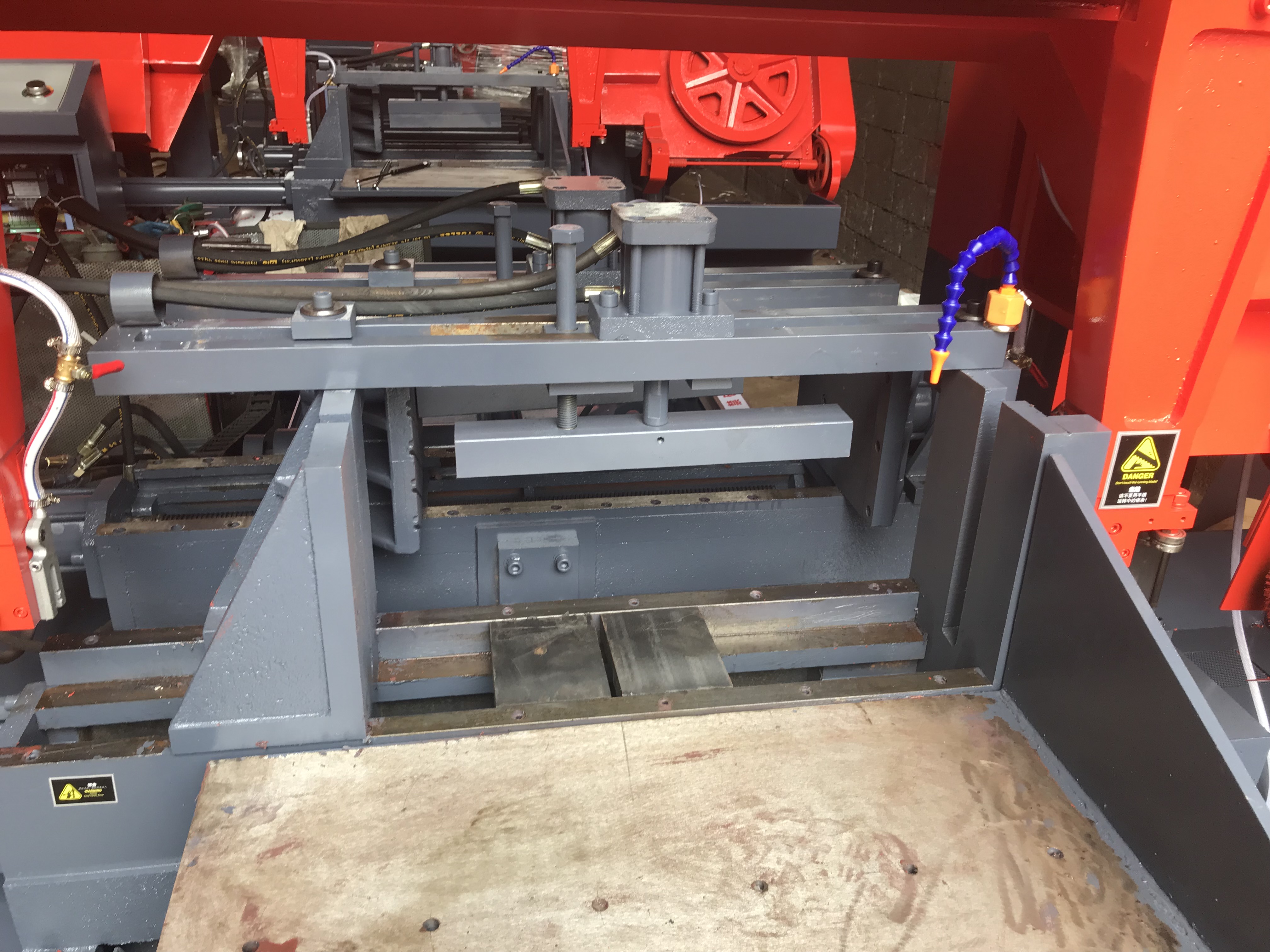 Станок ленточнопильный автоматический по металлу GWK4240