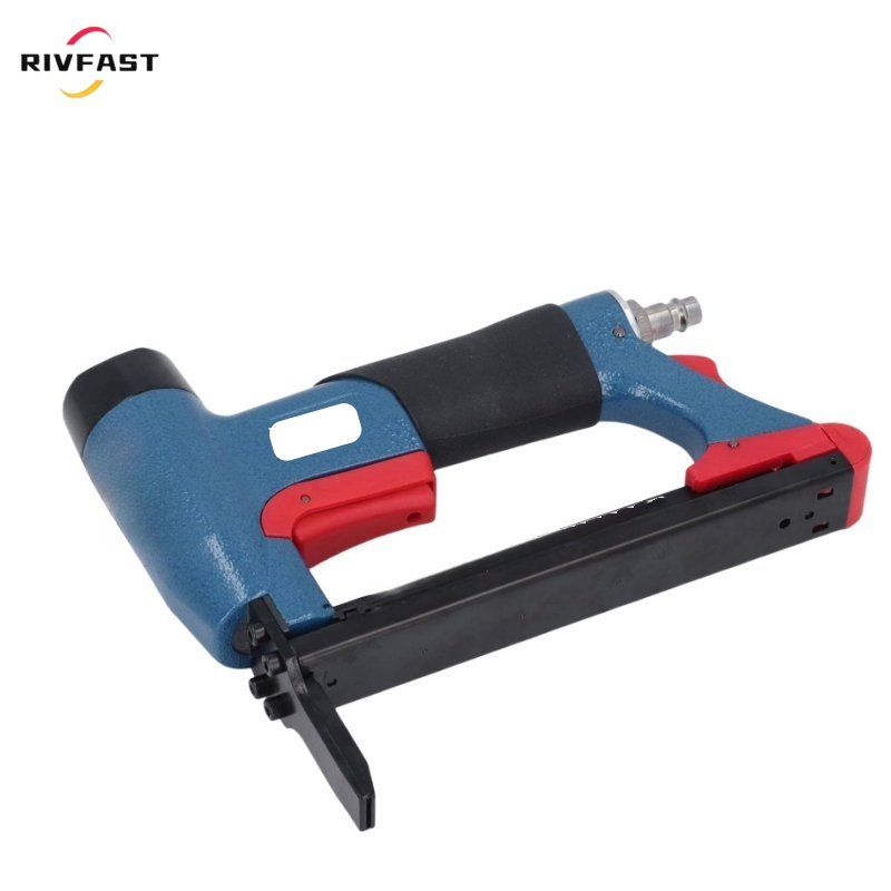Пневматический степлер Rivfast RIV7116 для дерева и мебели