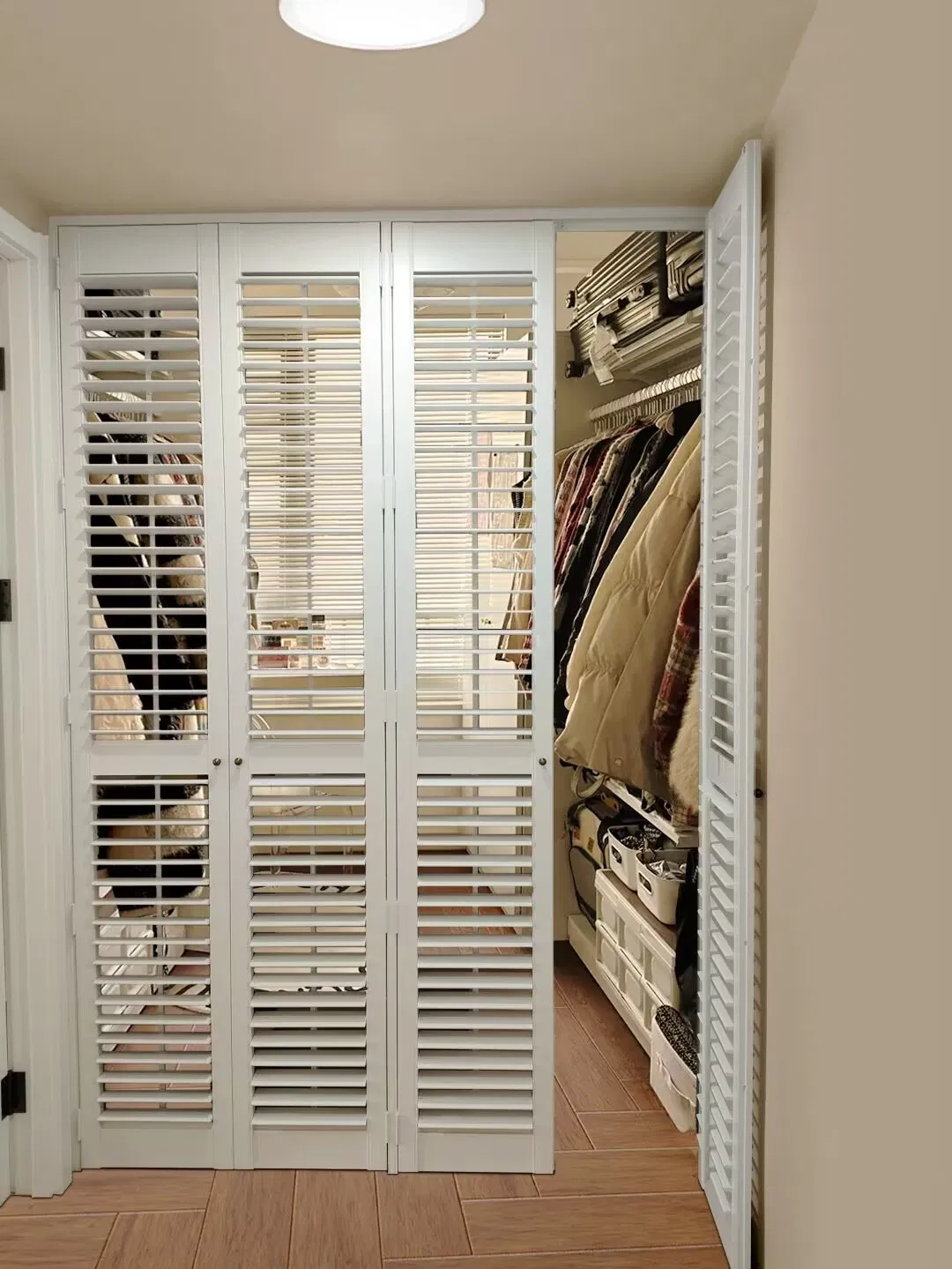 CE Sliding/Track Plantation Window Shutter/Lourve for Living Room / Paulownia/Basswood/PVC Options Used Windows