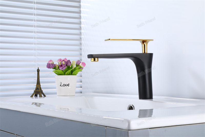 Black and Gold Color European Style Brass Faucet Bathroom Basin Faucet Simple Style High End Water Basin Faucets