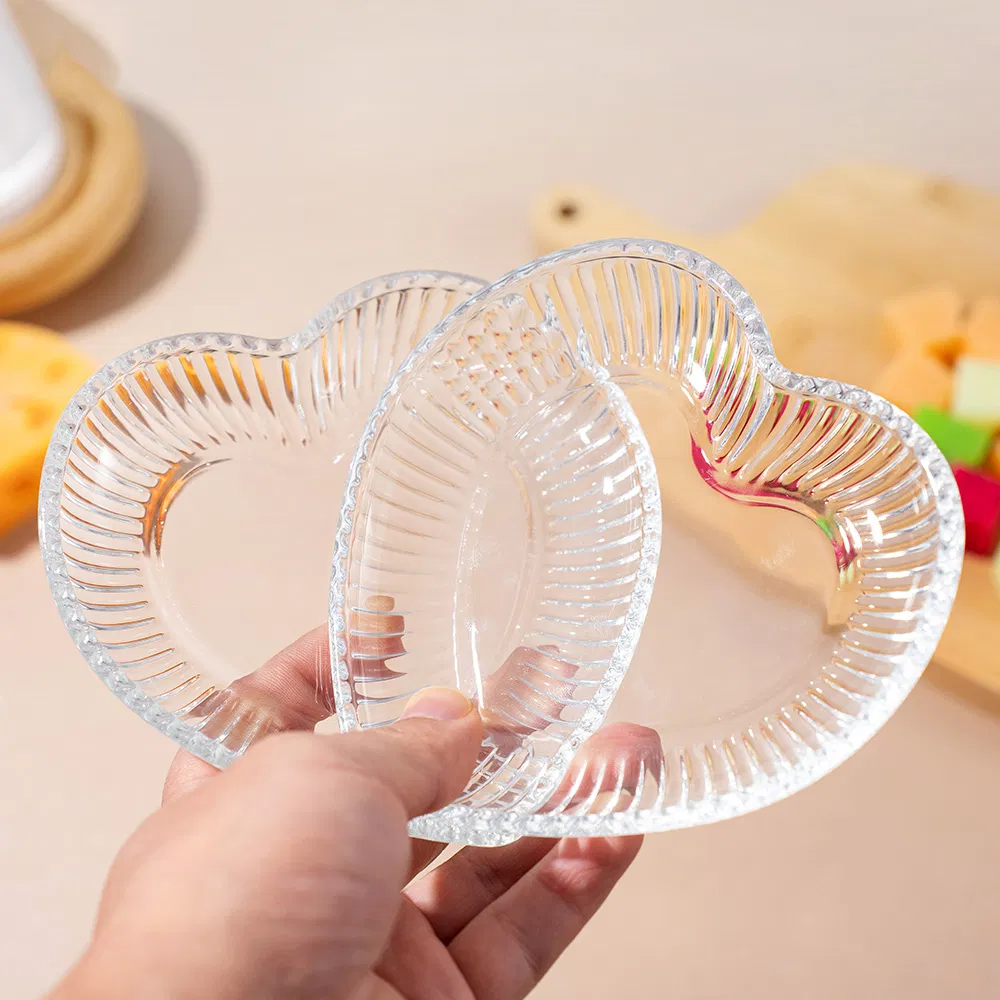 High Quality Factory Sale Fruit Dessert Plate Cake Tray Clear Heart-Shaped Empty Glass Plate with Box