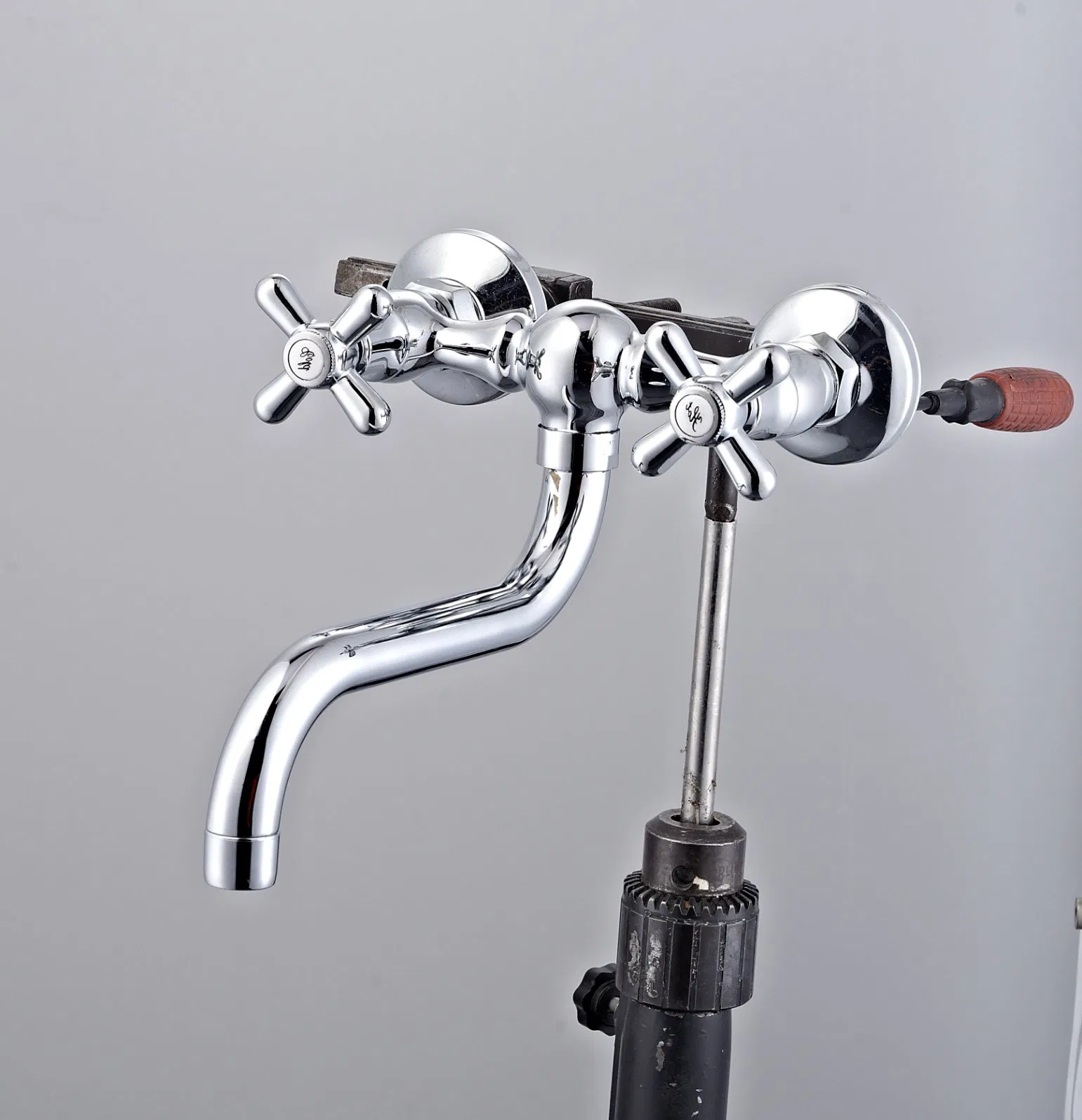 Sleek Silver Water Faucet with Easy Hot/Cold Control Switch
