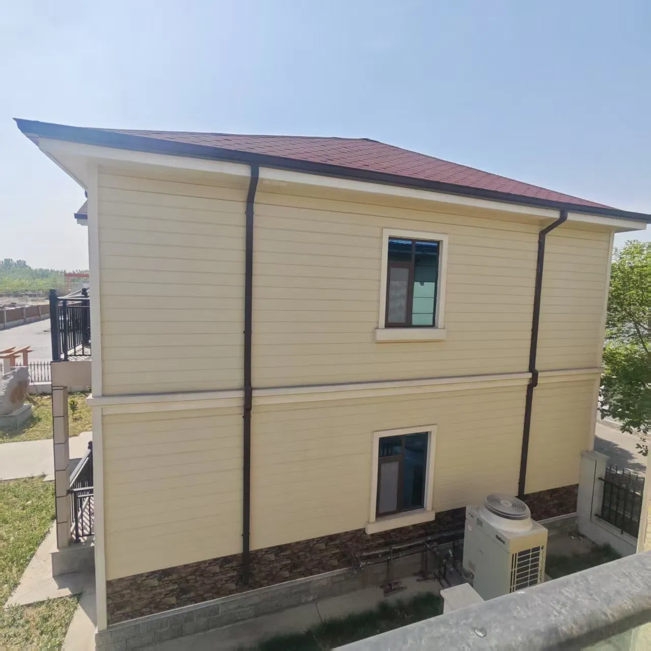 Excellent Thermal & Sound Insulation Prefabricated Steel Villa