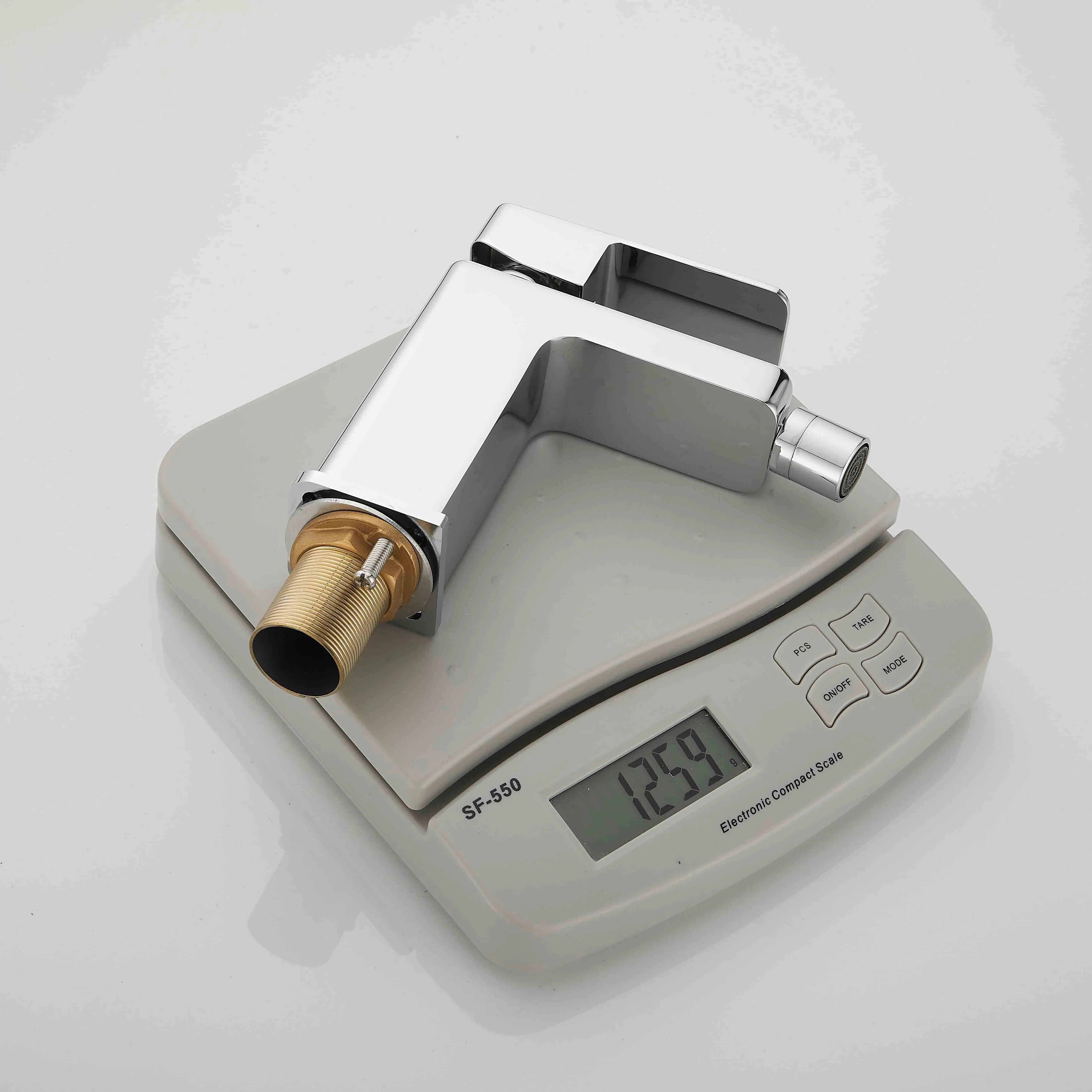 Смеситель для биде с душем, горячая и холодная вода