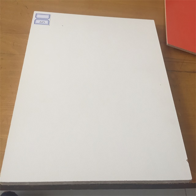 FSC Certificated Popular Melamine MDF Plywood Board for Indoor Using