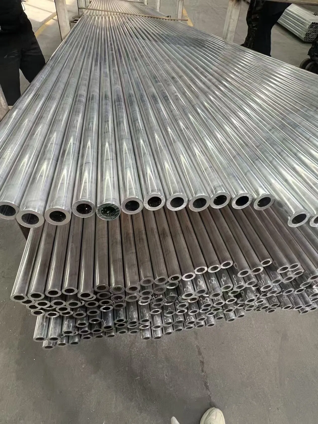 6061 Extrusion OEM Competitive Price Shining Color Anodized Aluminum Oval Pipe