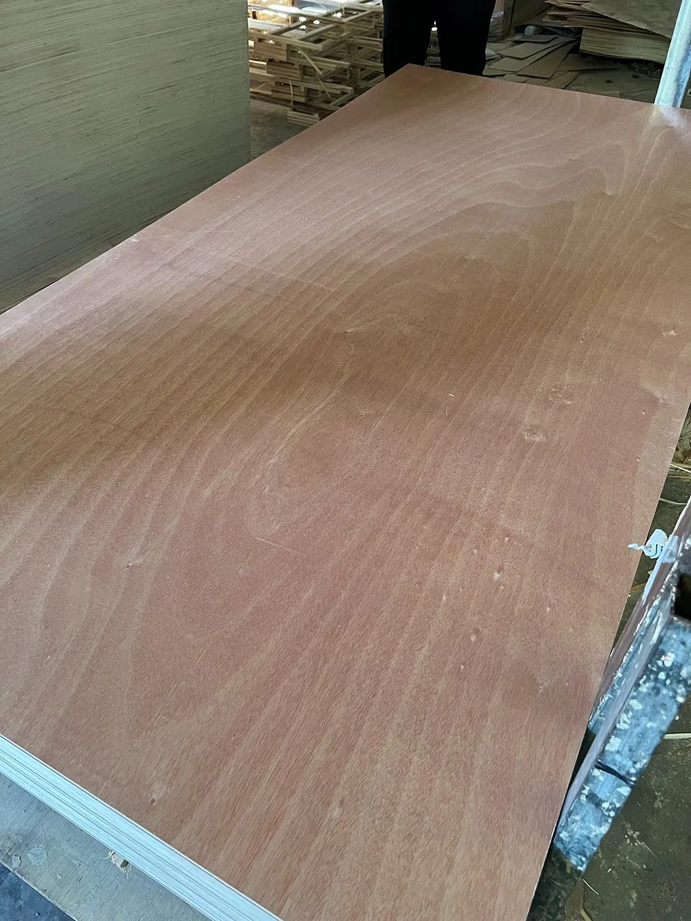 Commercial Plywood Okoume Plywood for Furniture Packing Decoration