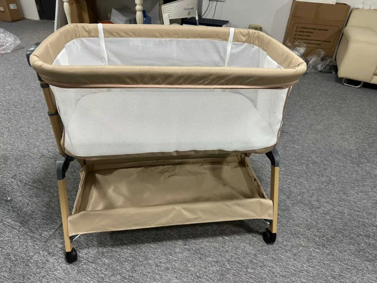 Baby Bassinets Bedside Sleeper with 4 Auto-Lock & Adjustable Height