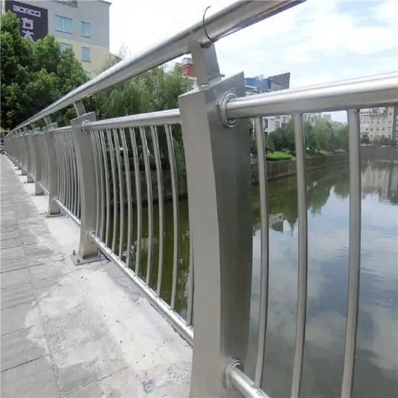Custom Outdoor Aluminum Glass Handrail Tempered Glass Railing for Deck Popular Designs Glass Balcony Fence Bridge Fence