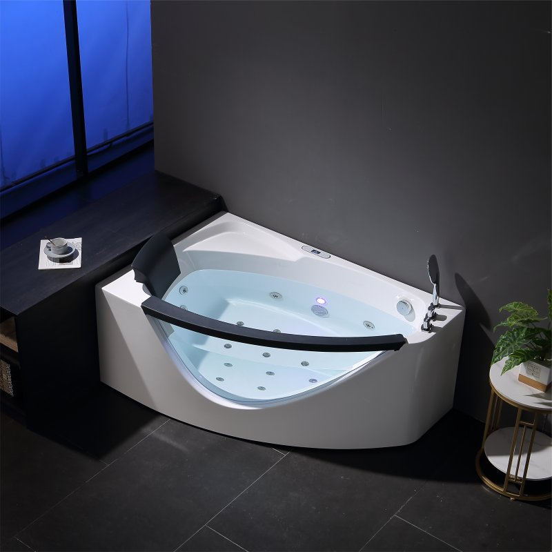 Угловая акриловая ванна с гидромассажем и подсветкой