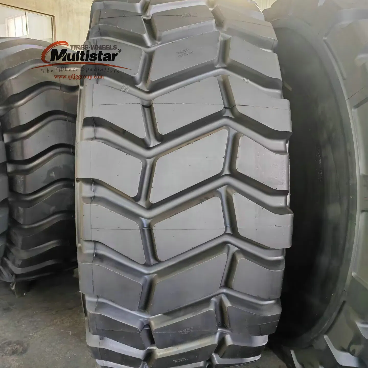 Snow Tire 14.00R24 for Winter Loader Grader Truck