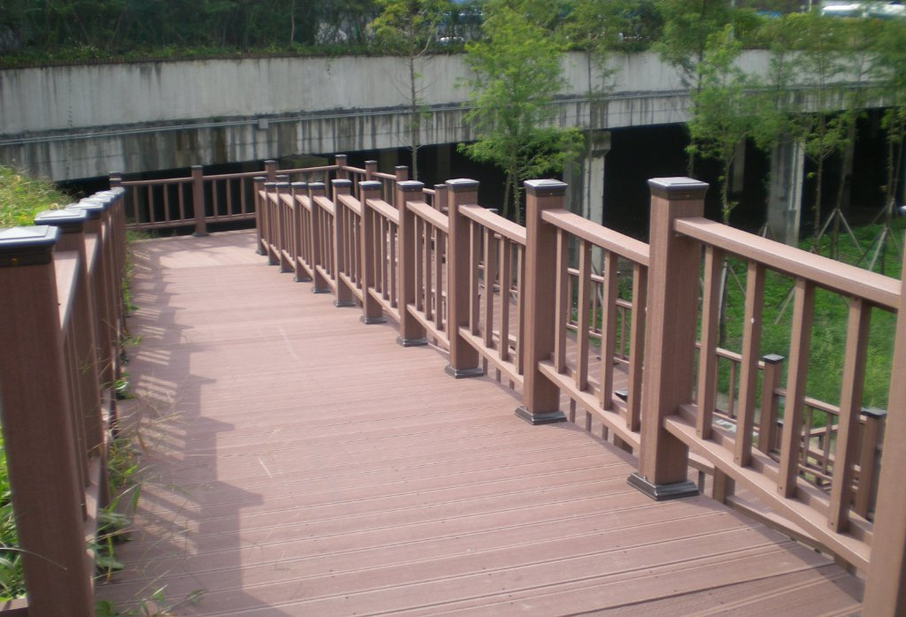 High Quality Anti-Fade Waterproof Easy Installation Low-Maintenance WPC Composite Railing