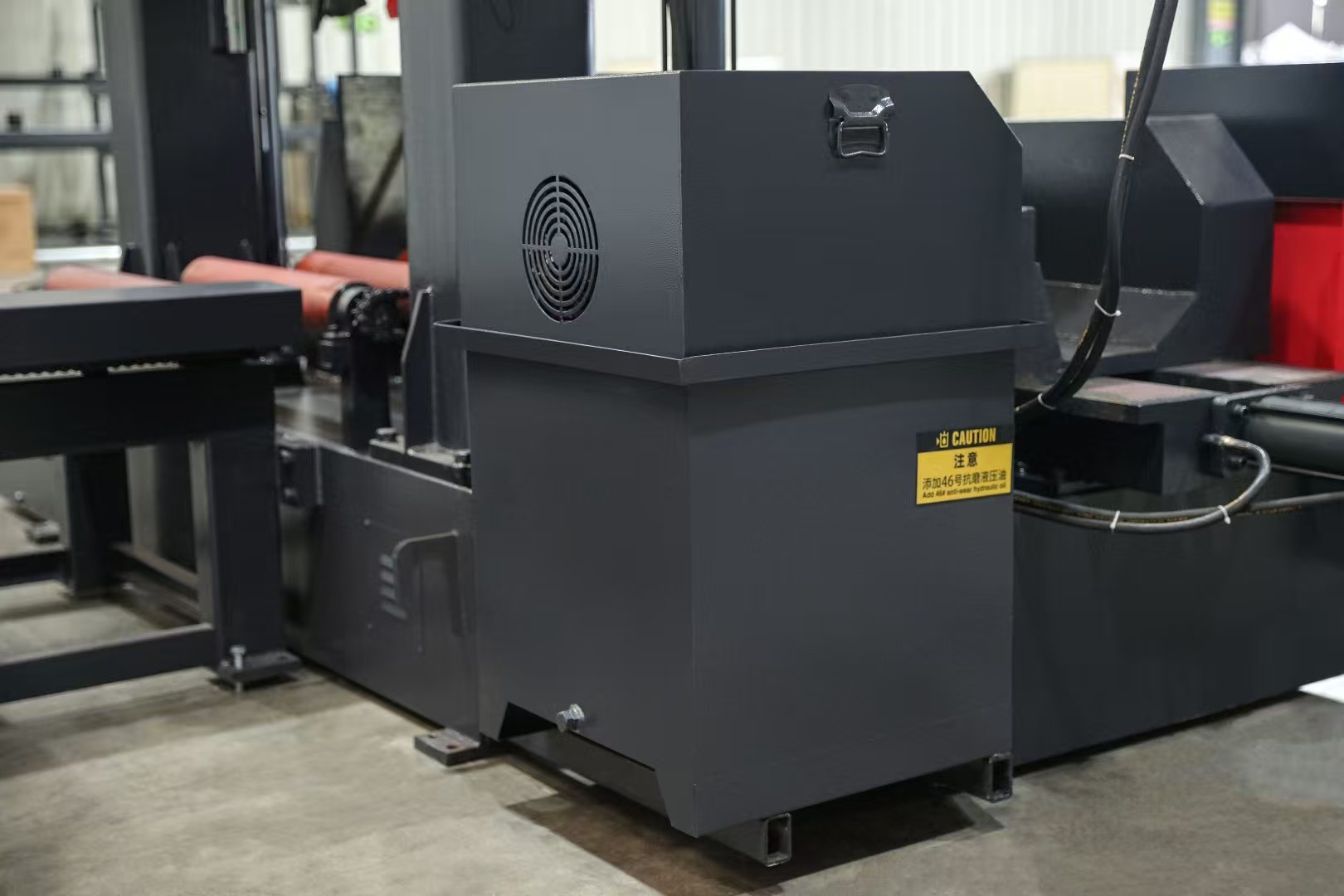 Ленточная пила по металлу гидравлическая промышленная