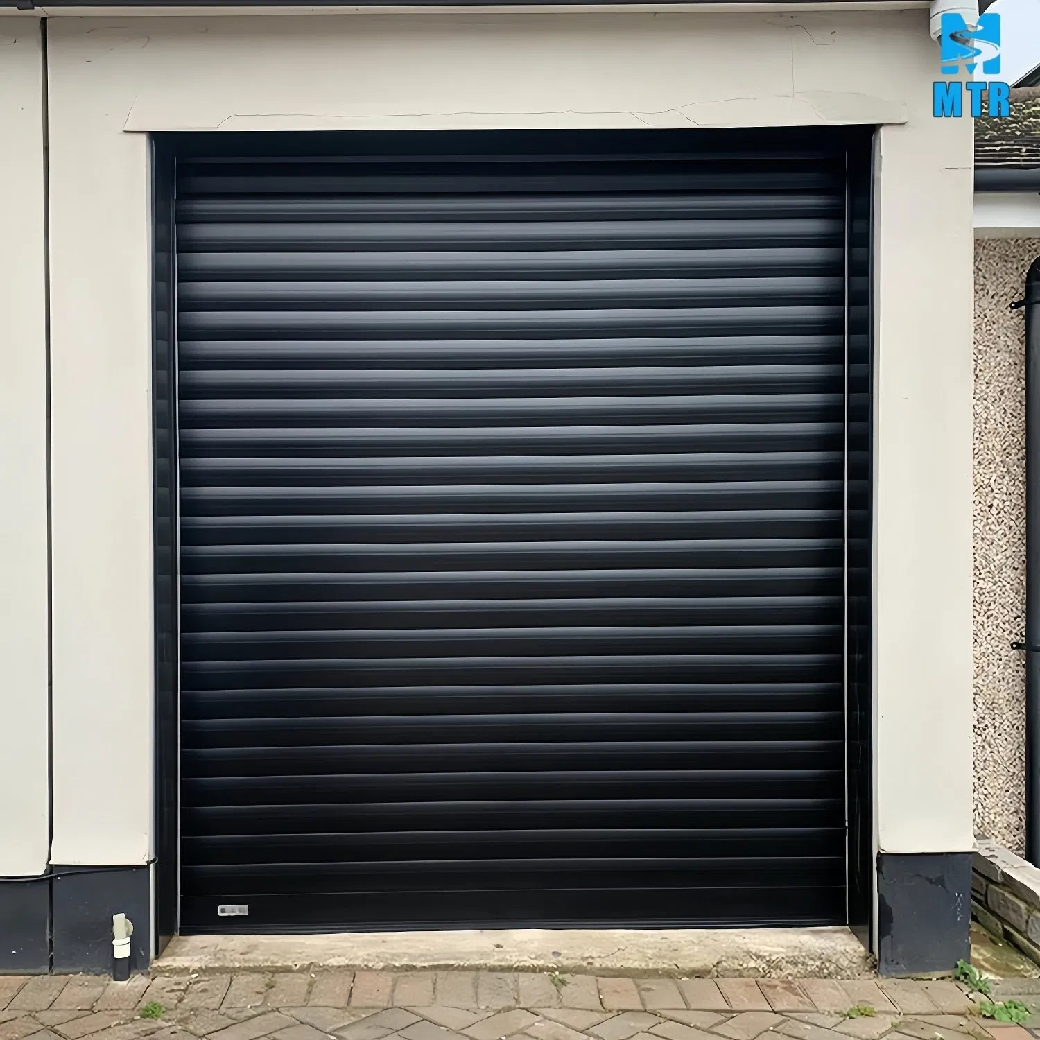 Exterior Installation Solid Side Plate Attractive Look Rolling Garage up Door