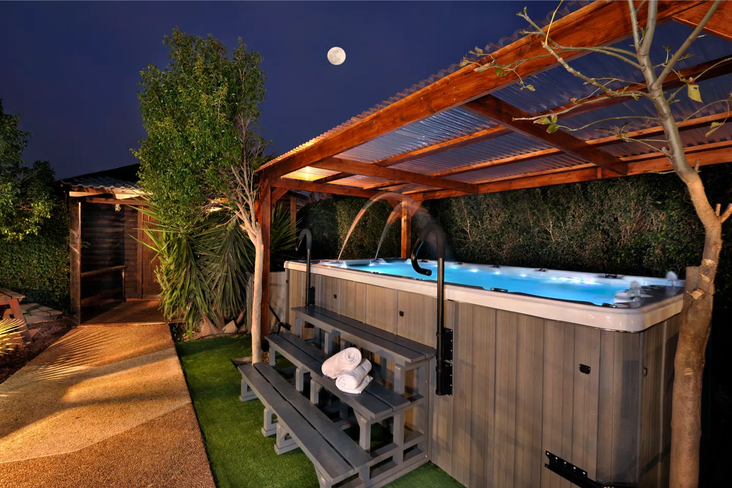 Бесконечный плавательный SPA-бассейн 5.5м с турбиной