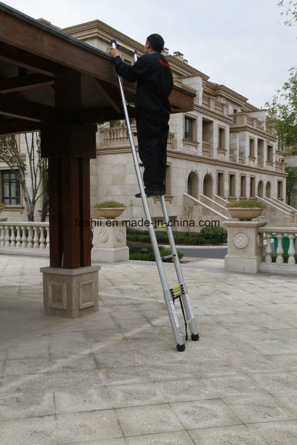 3.2m Super Aluminium Telescopic Ladder with Soft Close System