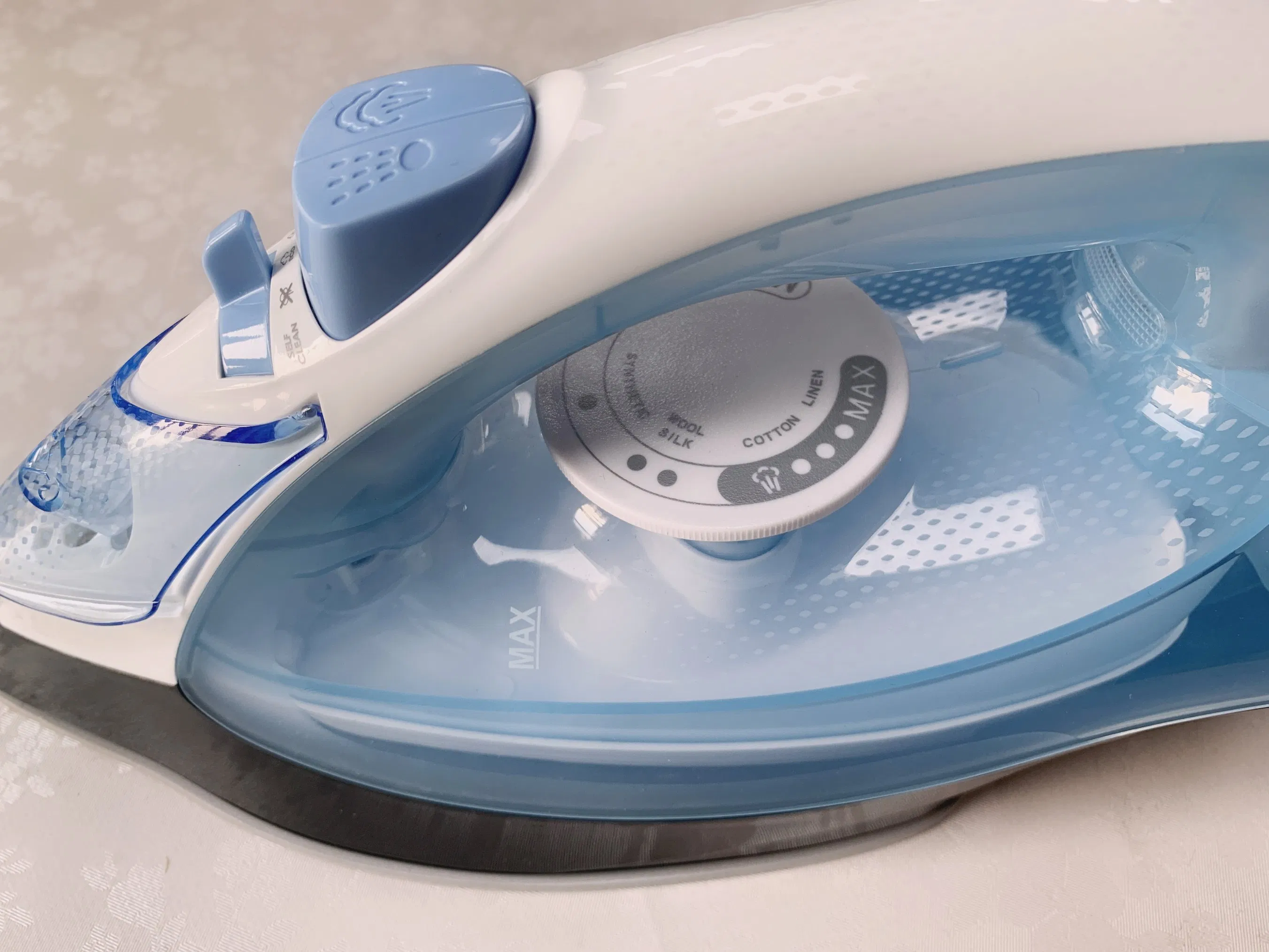 High Quality Durable Using Various Garment Steam Iron Machine Portable