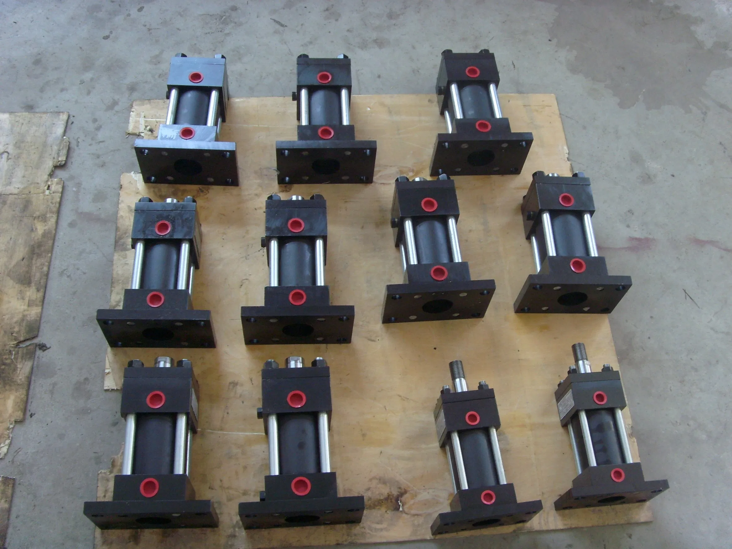 Гидроцилиндр YG2 32-250мм двухстороннего действия