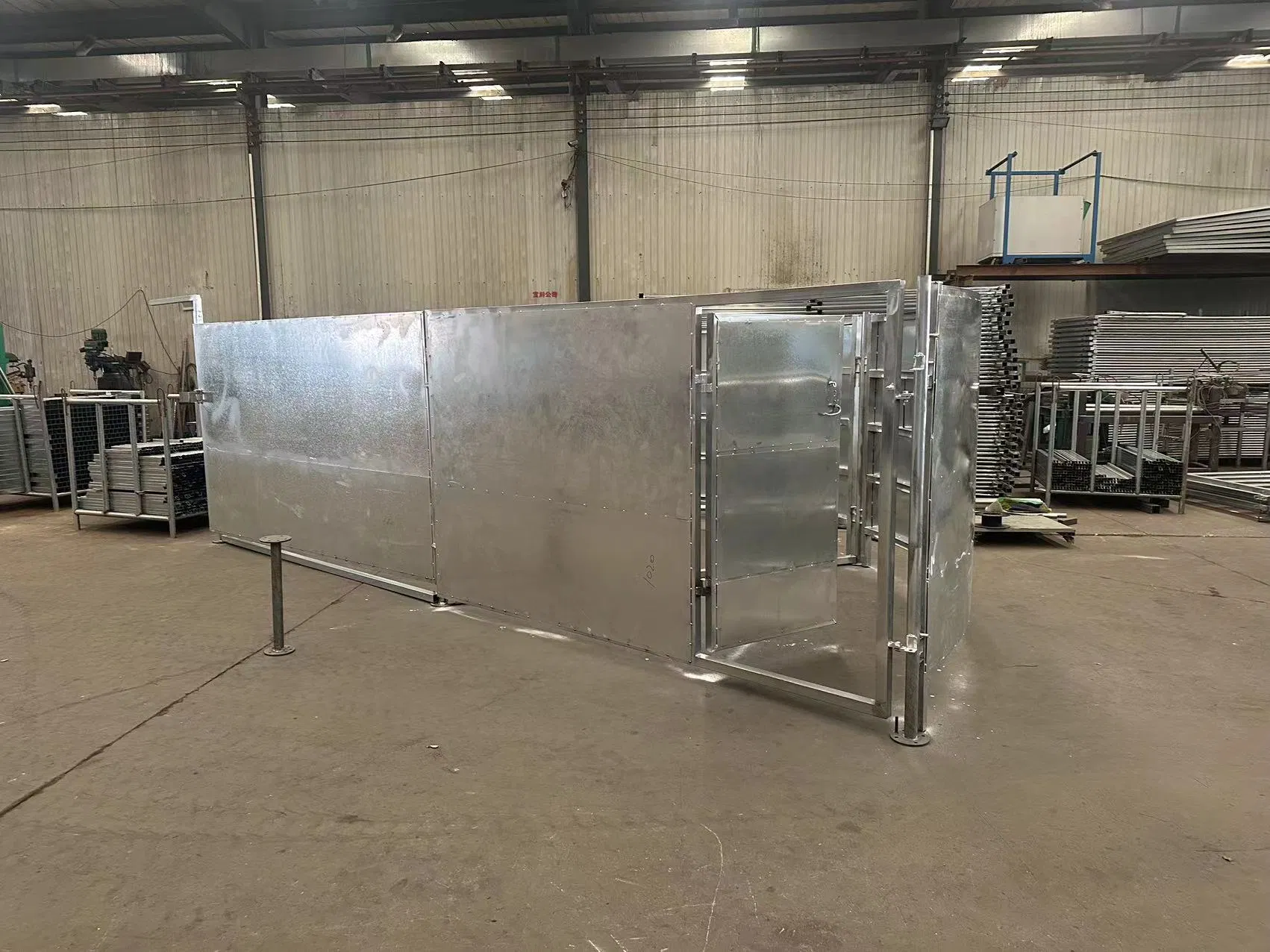 Heavy-Duty Revolving Cattle Sweep for Streamlined Herd Management