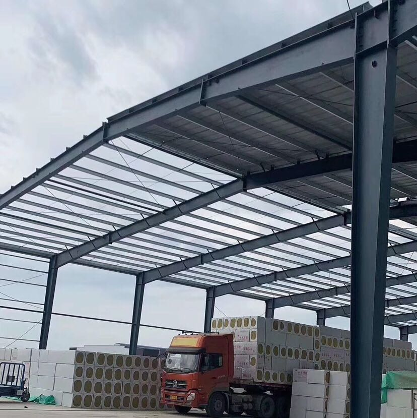 Anti-Seismic Prefabricated Light Steel Structure Warehouse Prefab Workshop with 10t Ton Crane