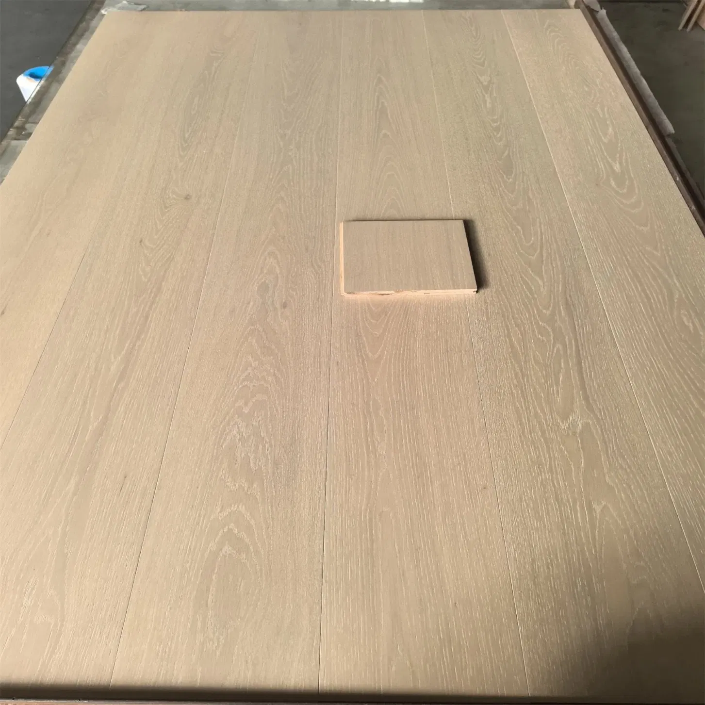 Multilayered Oak Indoor Hardwood European White Oak Wood Engineered Flooring