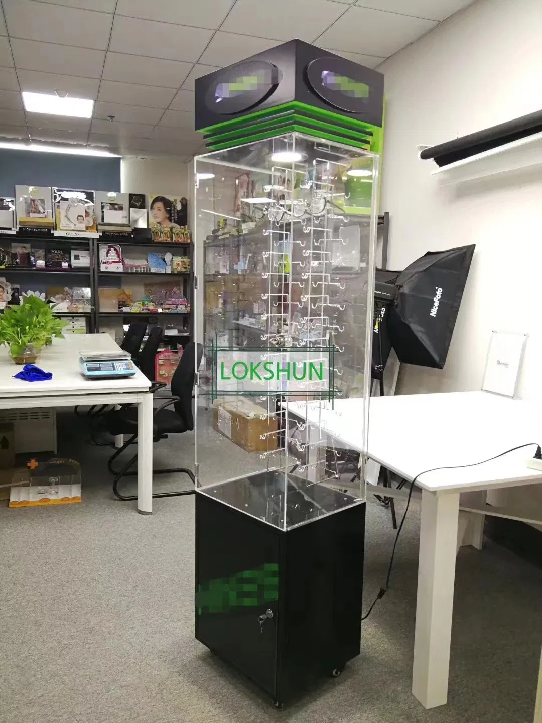 Custom Retail Store Rotating Acrylic Eyewear Display Stand Wood Sunglass Display Rack with LED Lights