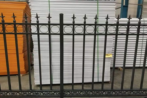 Metal/Aluminum/Iron Fence Ornamental Flat Top Fence Safety/Security Fence for Garden/Yard/School/Balcony