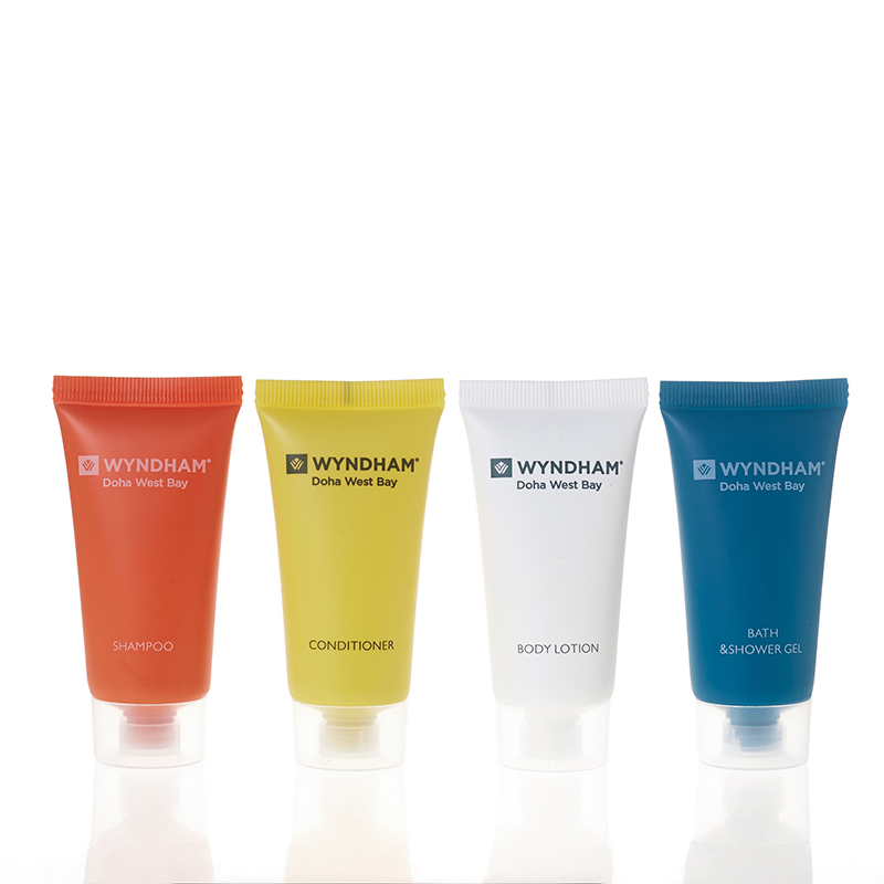 Custom Logo Disposable 5 Star Hotel Room Amenities Set Luxury Hotel Bathroom Size Soaps and Toiletries Set