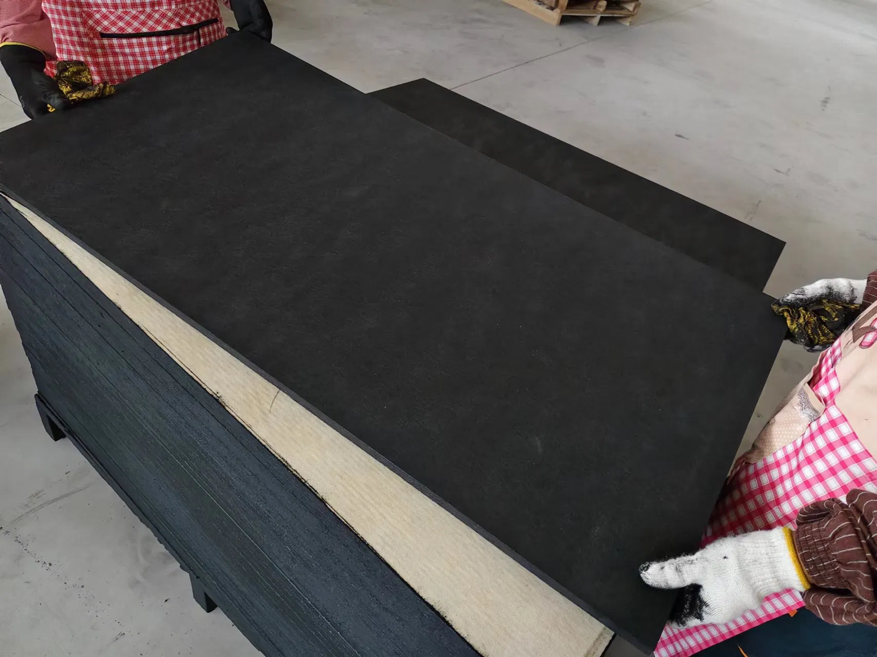 Factory Price Non-Combustible Sound Absorbing Material Black Rockwool Acoustic Insulation Suspended Ceiling Board