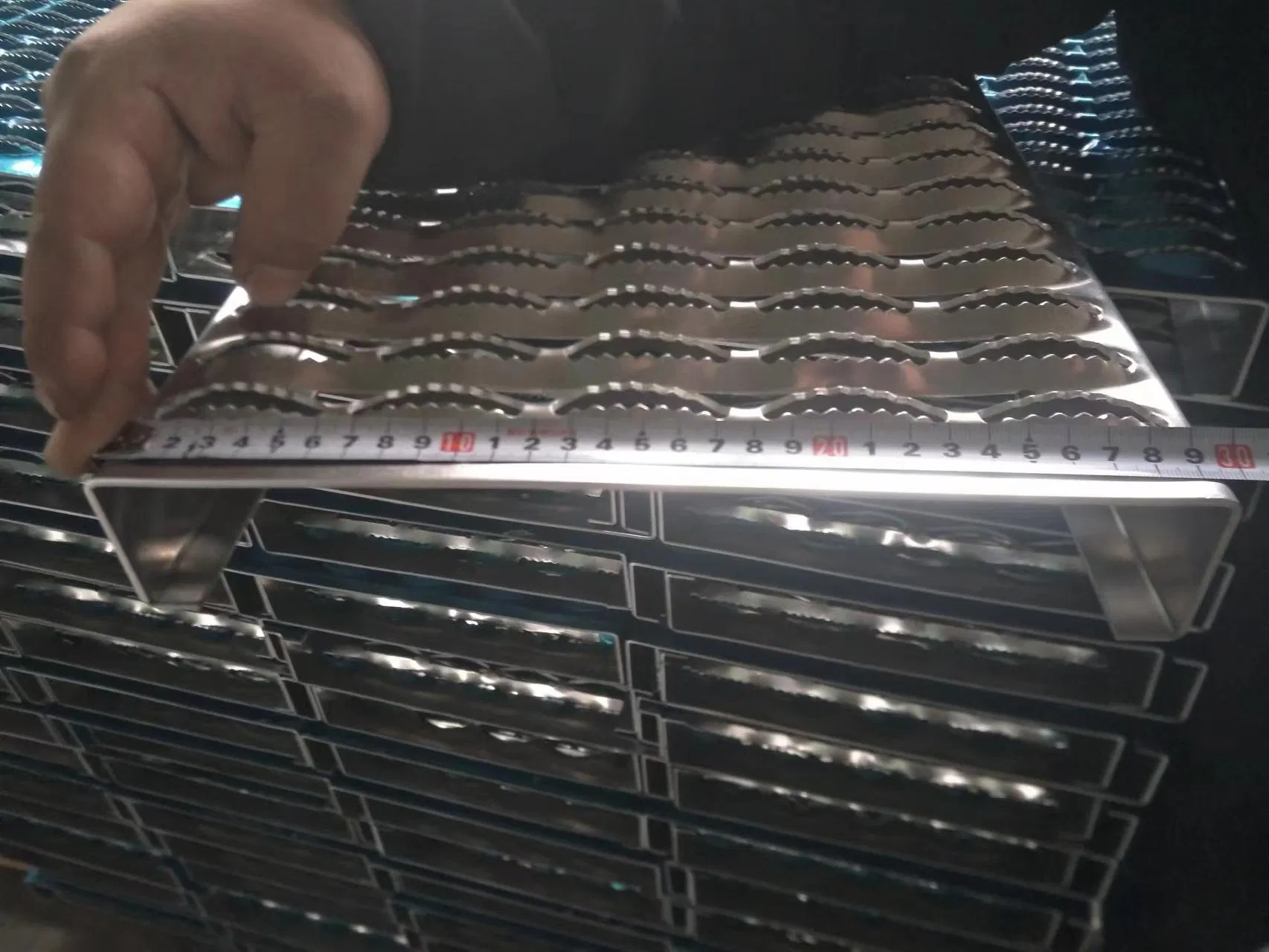 OEM Tec-Sieve Grip Strut Safety Grating/Perforated Metal Walkway Grating/Catwalk Grating