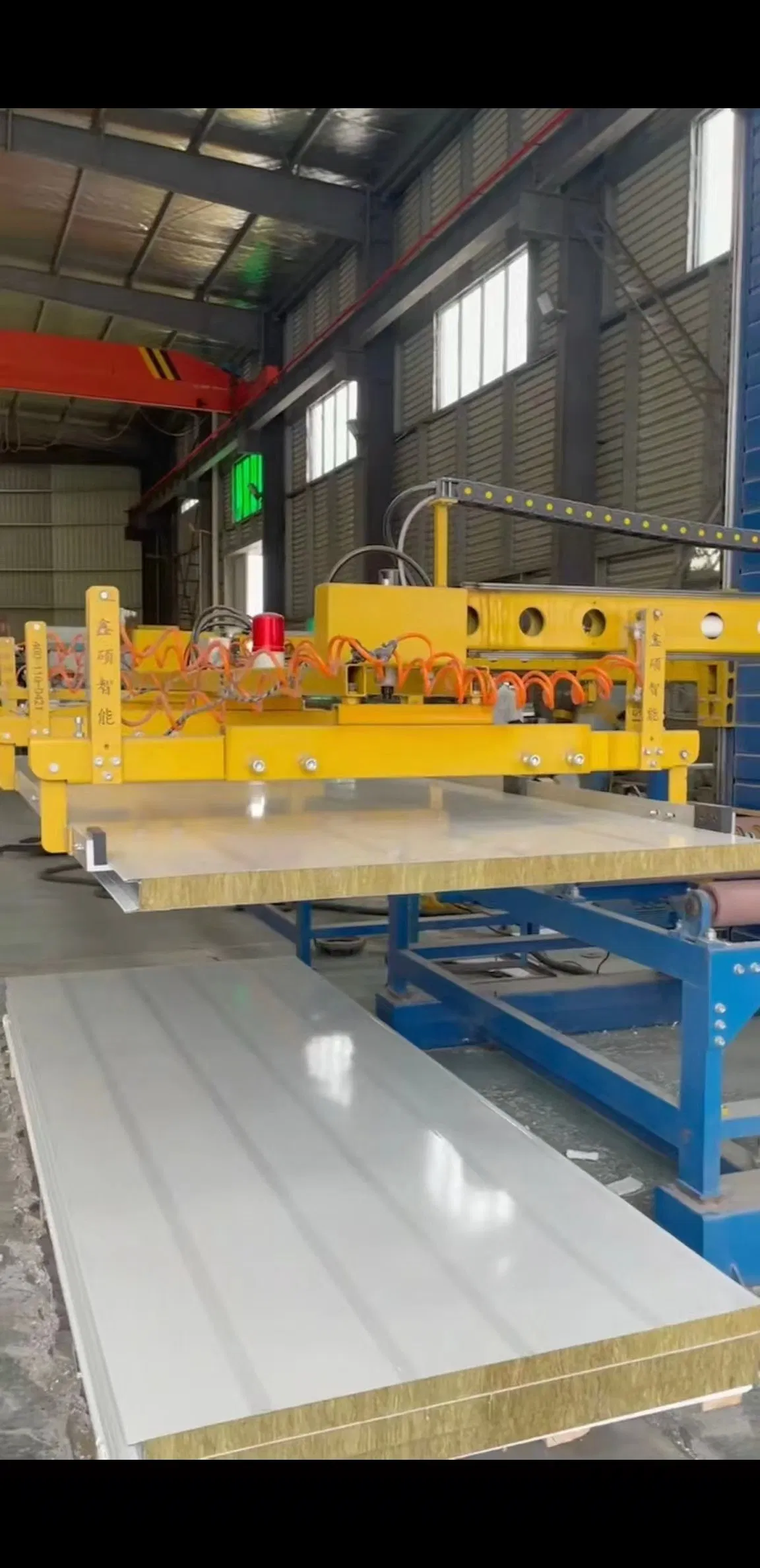 Customized Chinese Manufacture Price Customized Fireproof Prefabricated Container Home Roof Rock Wool Thermal Insulation Roofing Sandwich Board Wall Panel