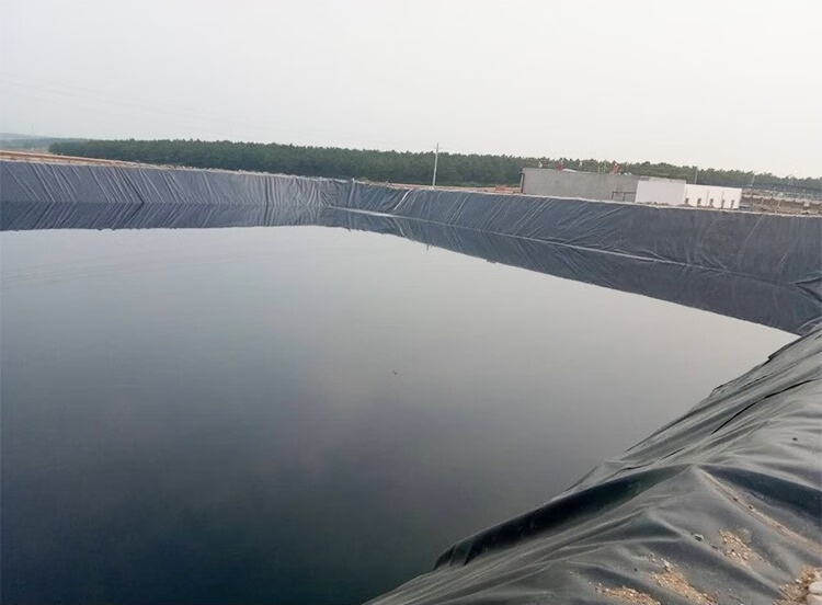 Waterproof Membrane HDPE Material Puncture Resistant Impact Resistant Tear Resistant Smooth Surface CE ISO Certified Customized for Transportation Hydraulic