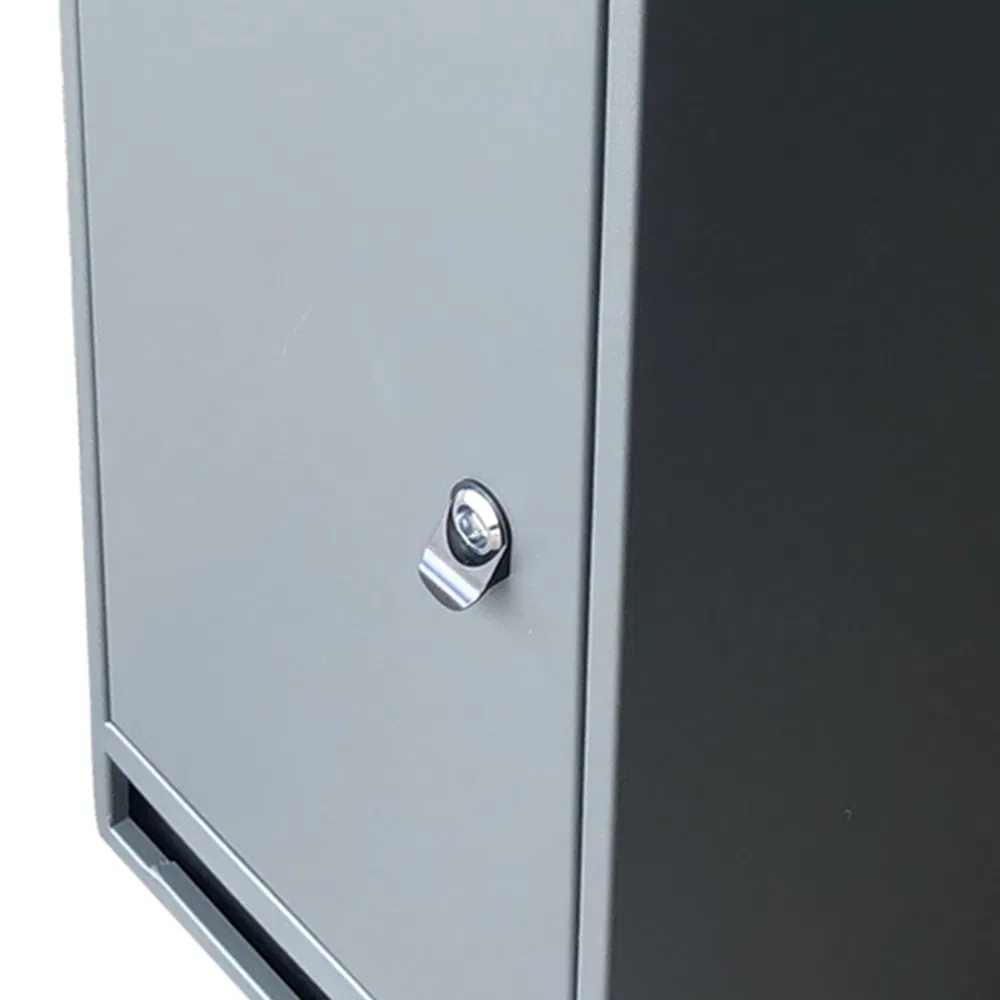 Декоративная уличная урна с коваными узорами для сада