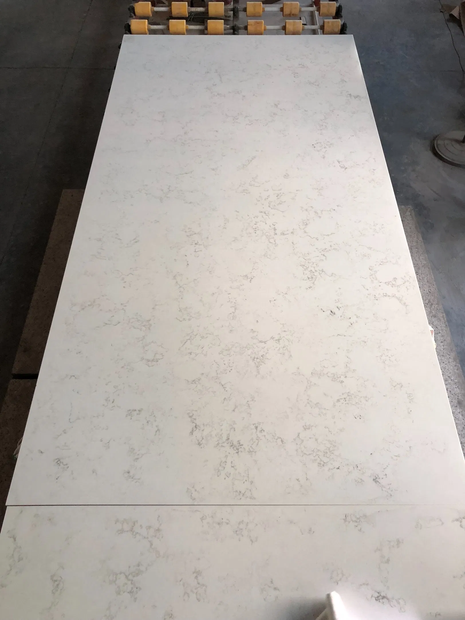 Engineer Artificial Stone Carrara White Quartz Countertop
