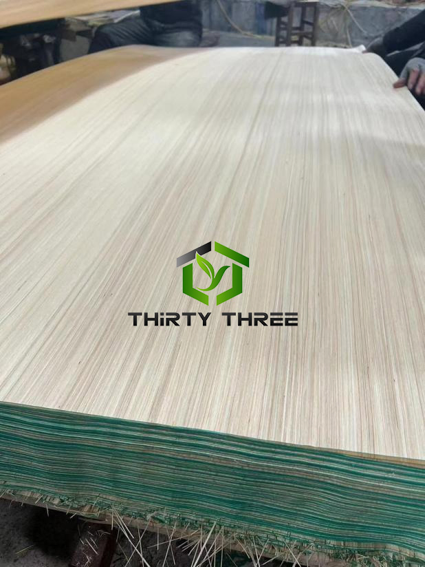 Grade a/B White 4*8FT 0.3mm Recon Poplar Veneer Can Use in Plywood/Faced Melamine Paper