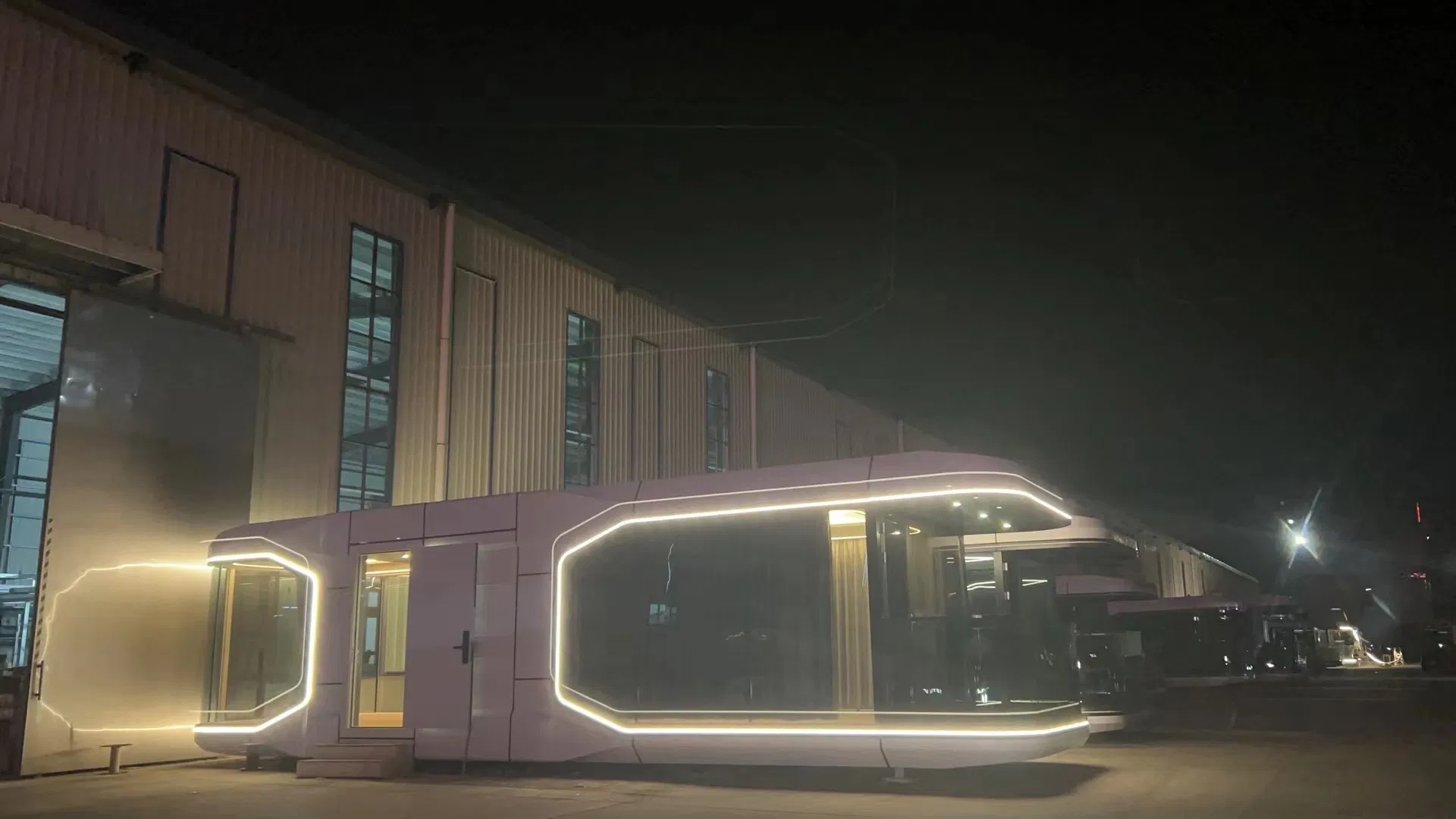 Prefabricated Houses Luxury Mobile Pod Tiny Cabin Prefab House Space Capsule House