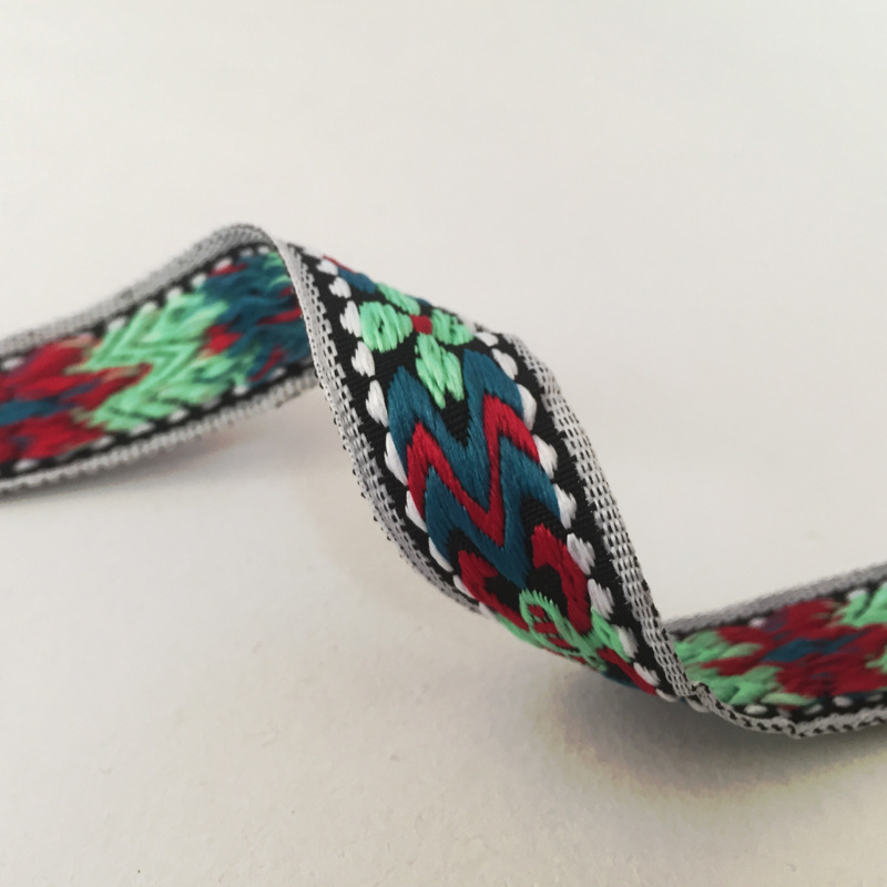 Застежка-липучка нейлоновая многоцветная с тесьмой