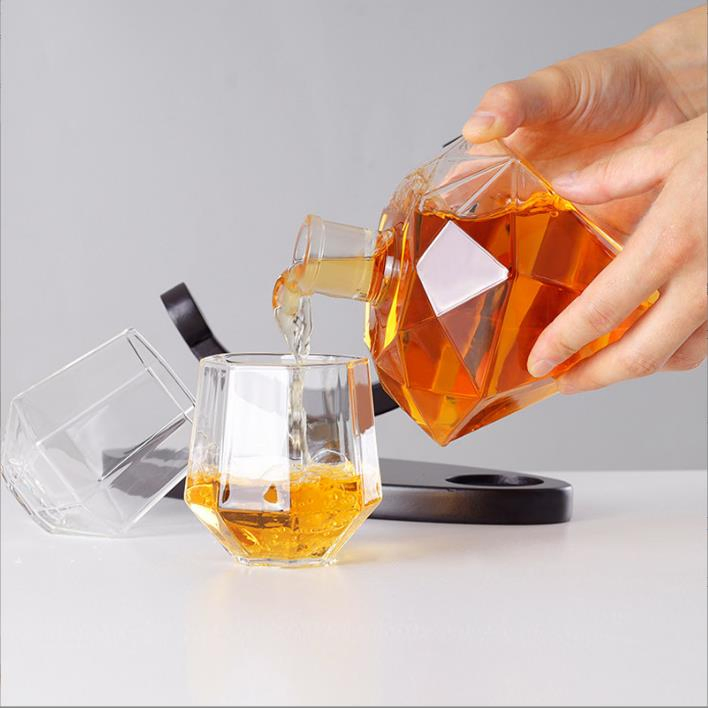 Whisky Decanter Sets 1000ml Diamond-Shaped Decanter with Gift Box